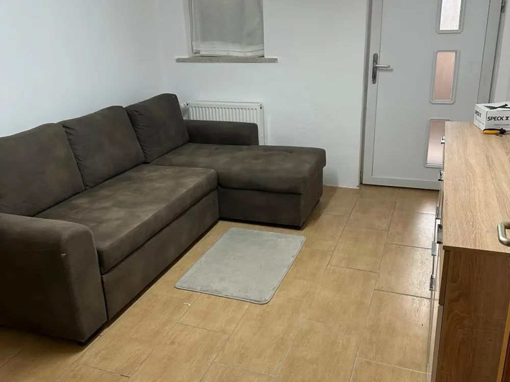 Zwei kleine Zimmer zu vermieten