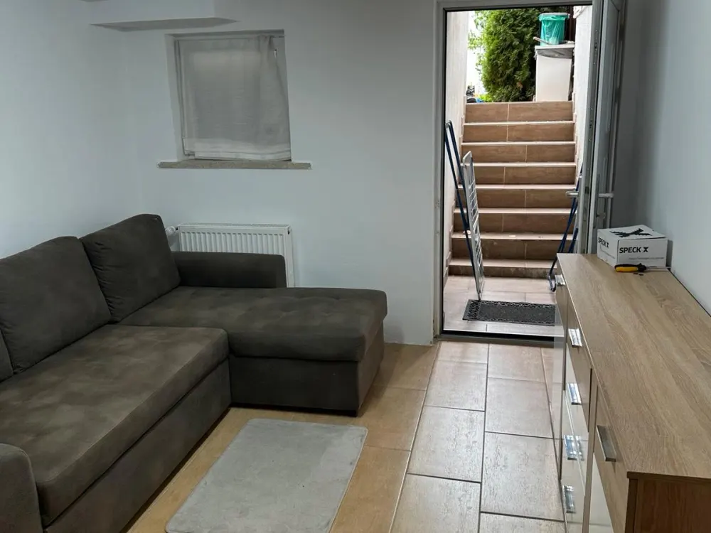 Zwei kleine Zimmer zu vermieten