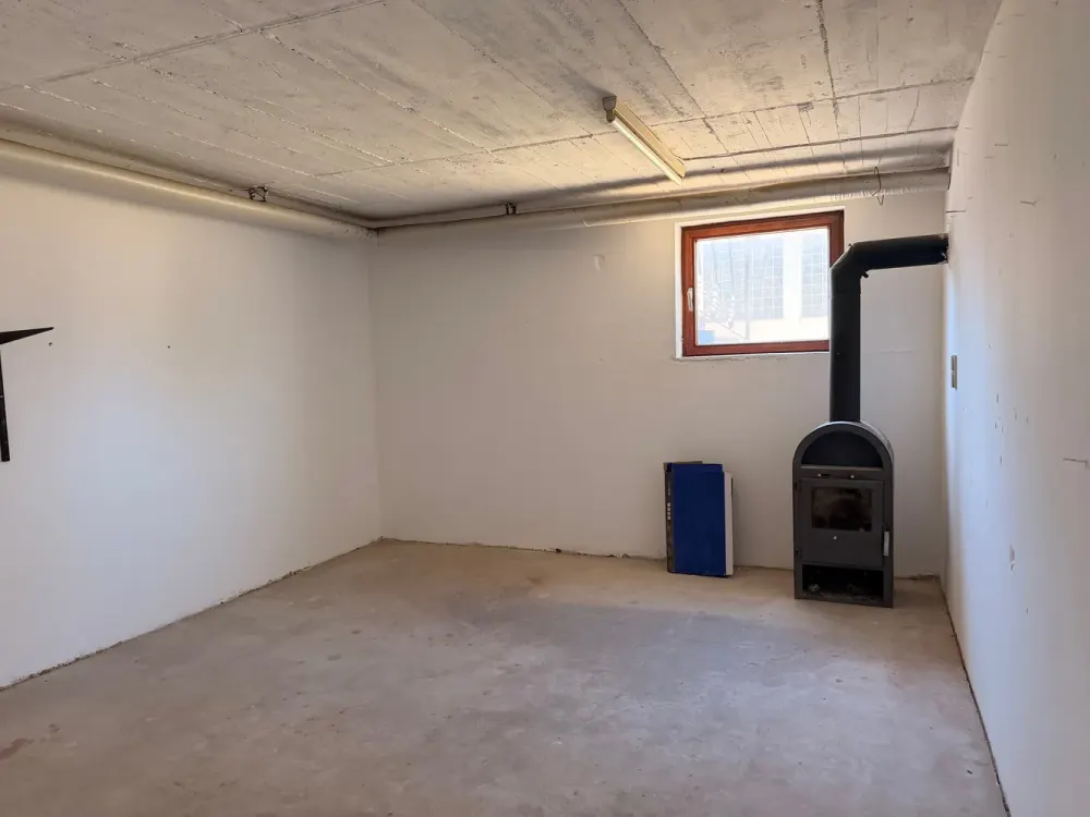 Frisch renovierte 4-Zimmer Wohnung mit schönem Garten und Balkon