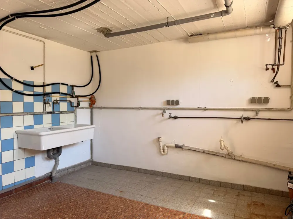 Frisch renovierte 4-Zimmer Wohnung mit schönem Garten und Balkon