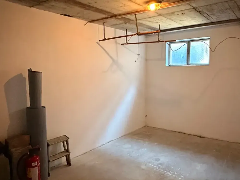 Frisch renovierte 4-Zimmer Wohnung mit schönem Garten und Balkon