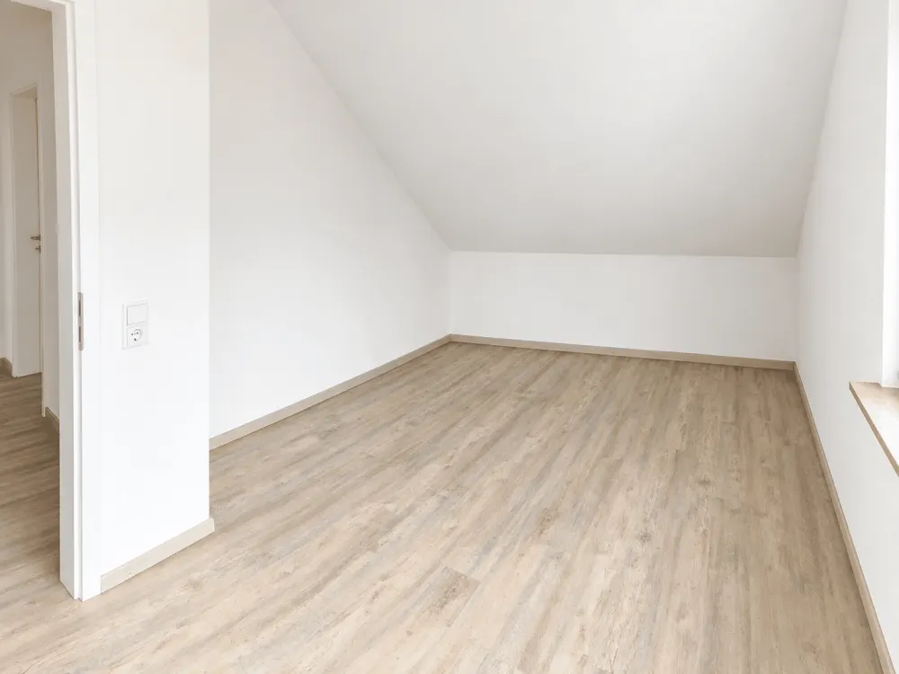 Zum 01.12. : Helle 3-Zimmer-Wohnung mit Einbauküche und flexiblem Raumkonzept in Köln-Lind