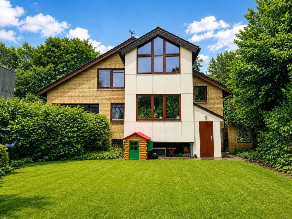 Lieblingslage Volksdorf! Helle 3 Zi.-Wohnung mit Dachterrasse & Garten