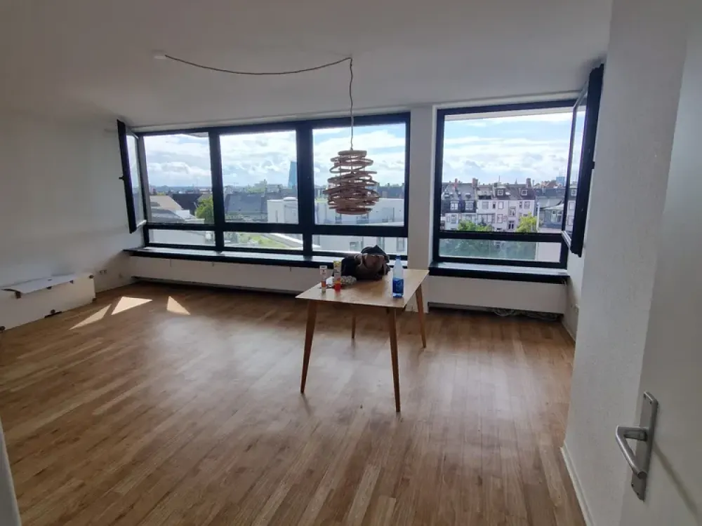 1 Jahr befristet: 2 Zi-Whg. mit Skylineblick in Bornheim Mitte