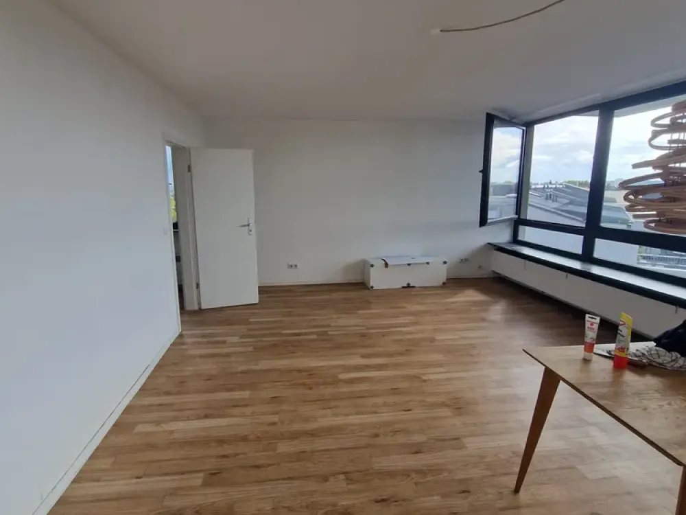 1 Jahr befristet: 2 Zi-Whg. mit Skylineblick in Bornheim Mitte