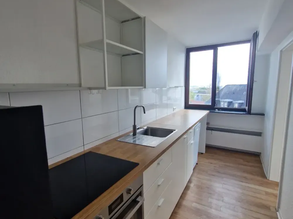 1 Jahr befristet: 2 Zi-Whg. mit Skylineblick in Bornheim Mitte