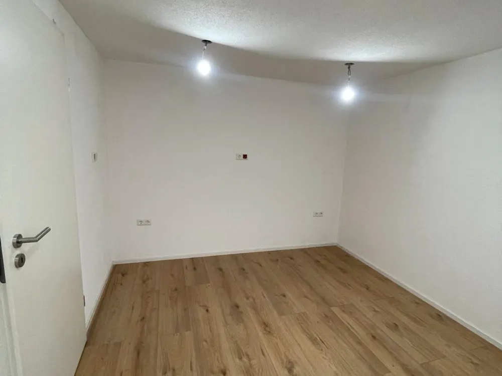 Kernsanierte 1-Zimmer-Wohnung mit EBK in Neckarweihingen, 25 m²