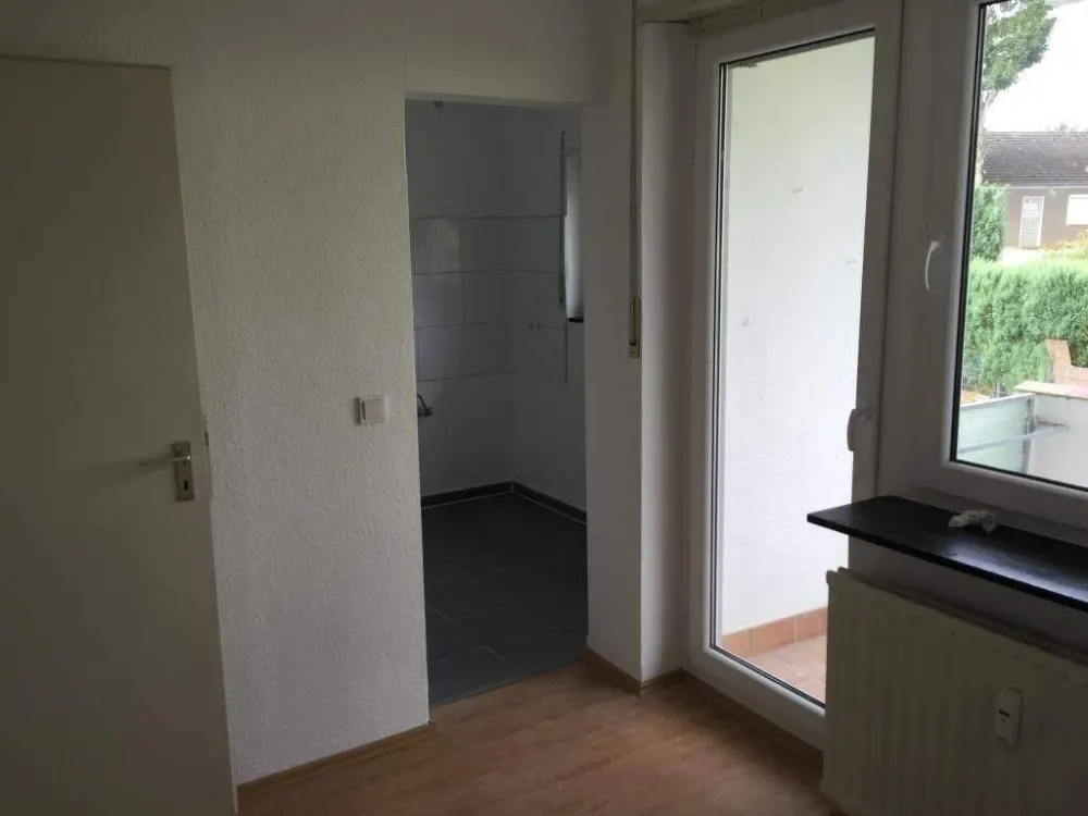 Ruhige 2-Zimmer Wohnung mit Balkon, Blick ins Grüne