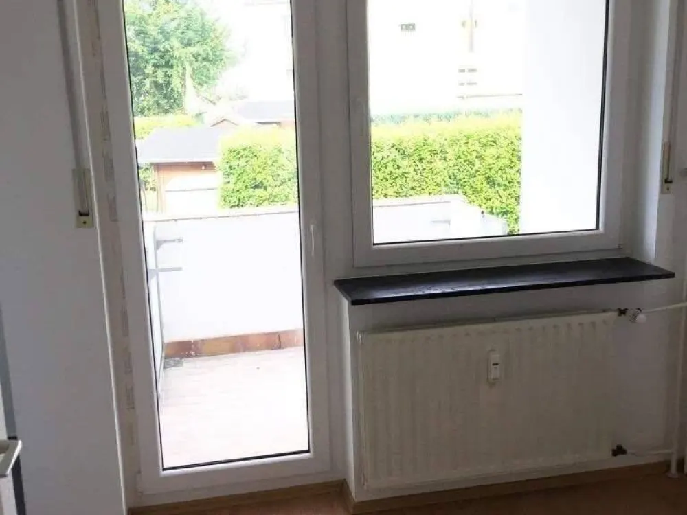 Ruhige 2-Zimmer Wohnung mit Balkon, Blick ins Grüne