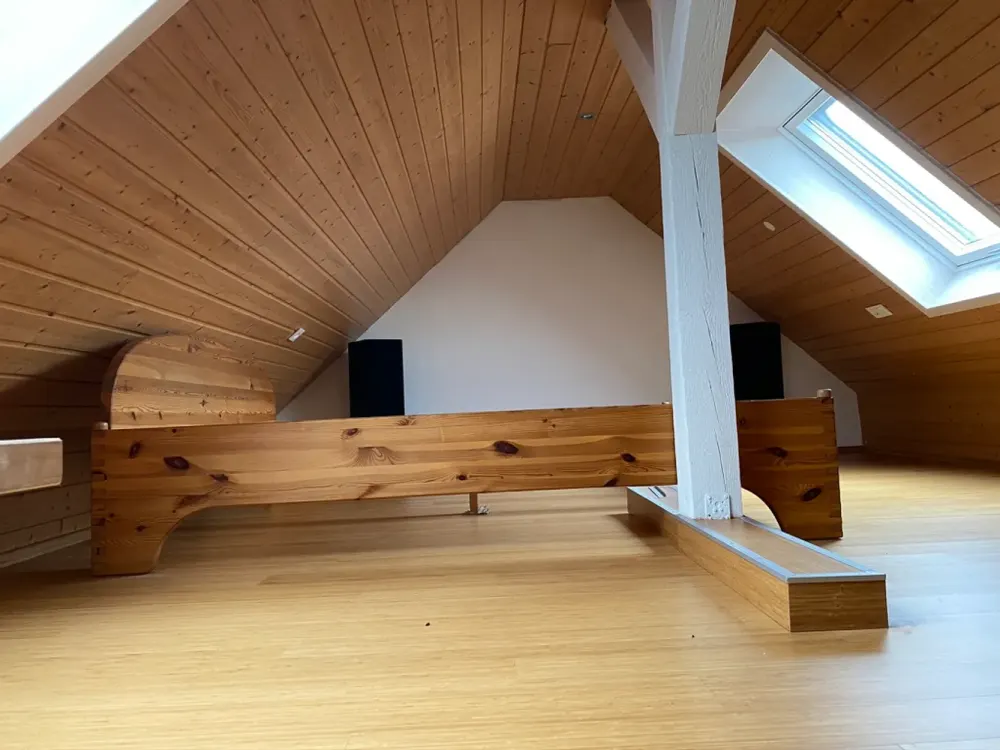 Modernisierte 2,5-Zimmer-DG-Wohnung mit Einbauküche und nutzbarem Dachgeschoßin Deizisau