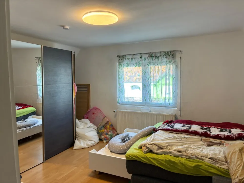 4-Zimmer-Maisonette-Wohnung mit Gartenbereich und Scheune