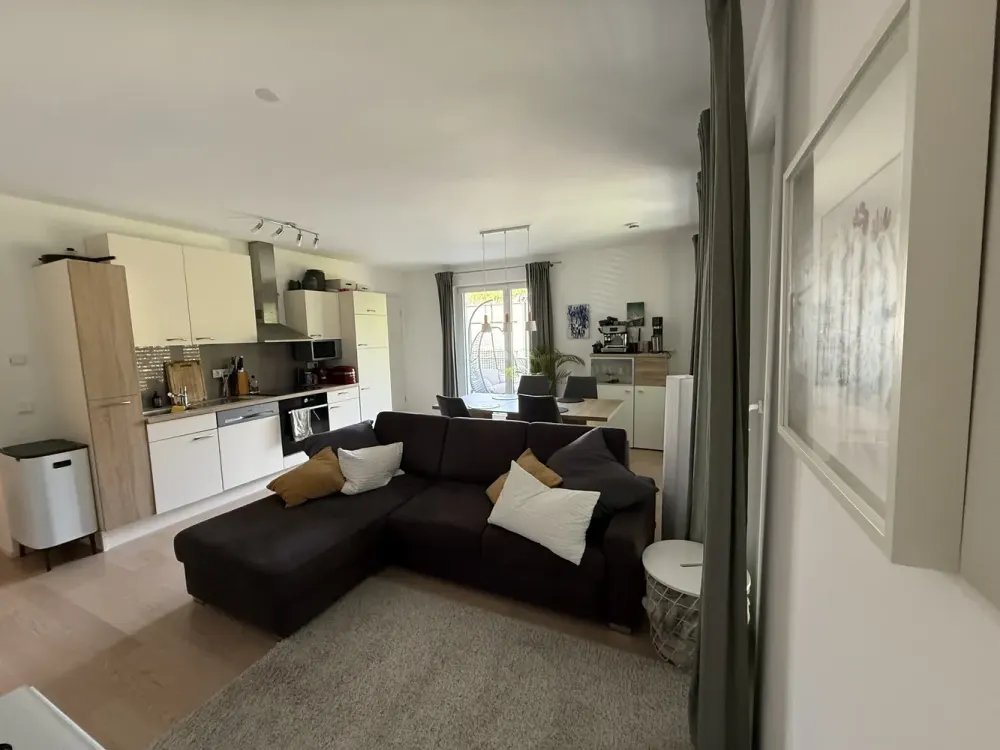 Quiet 2-Room Apartment with Balcony in Solln