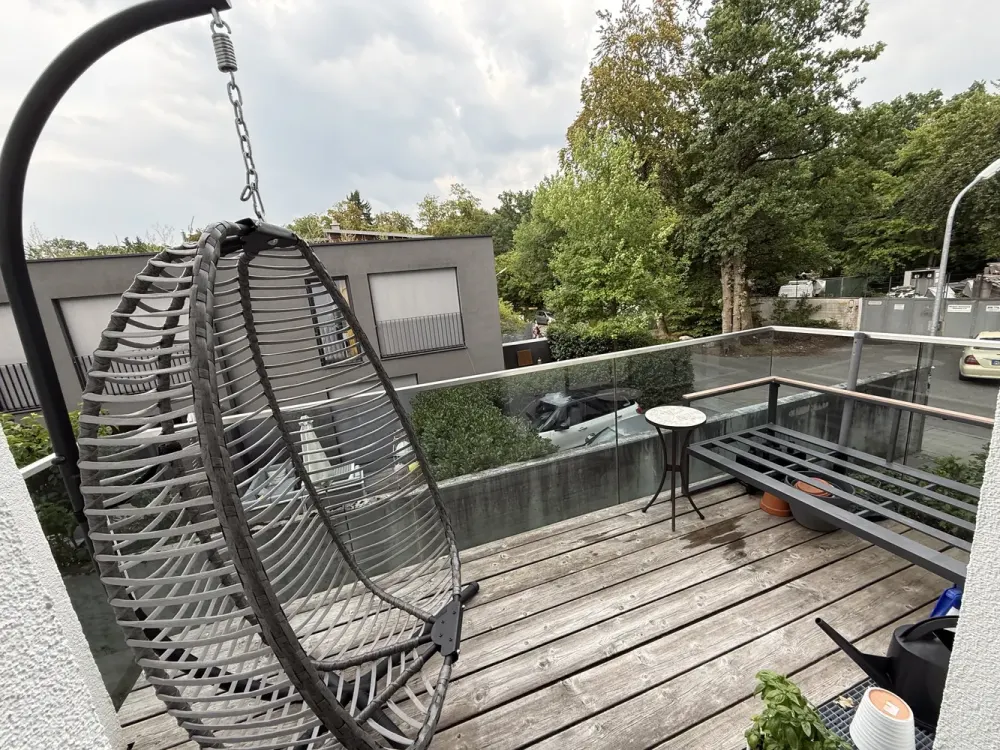 Quiet 2-Room Apartment with Balcony in Solln