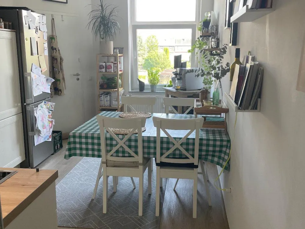 BO-Grumme 2 Rooms plus Large Eat-in Kitchen Available Immediately
