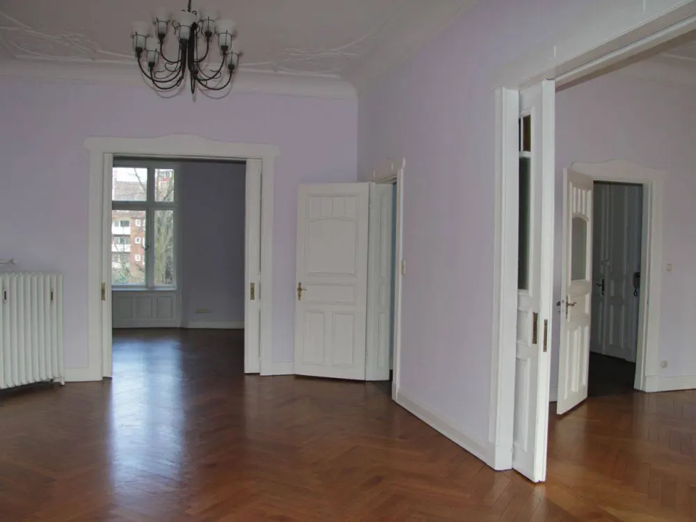 Großes Wohnbüro bzw.-praxis/8-Zimmer-Altbau in Winterhude