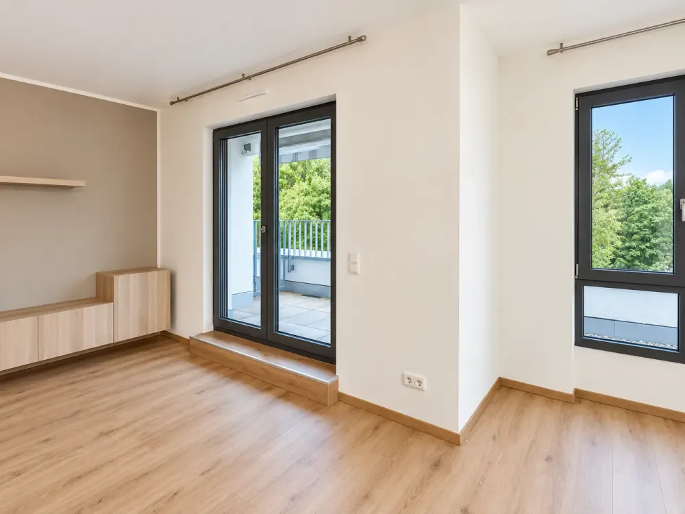 Lichtdurchflutete 3-Zimmer-Wohnung in oberster Etage mit 2 Bädern, West Balkon & Aufzug