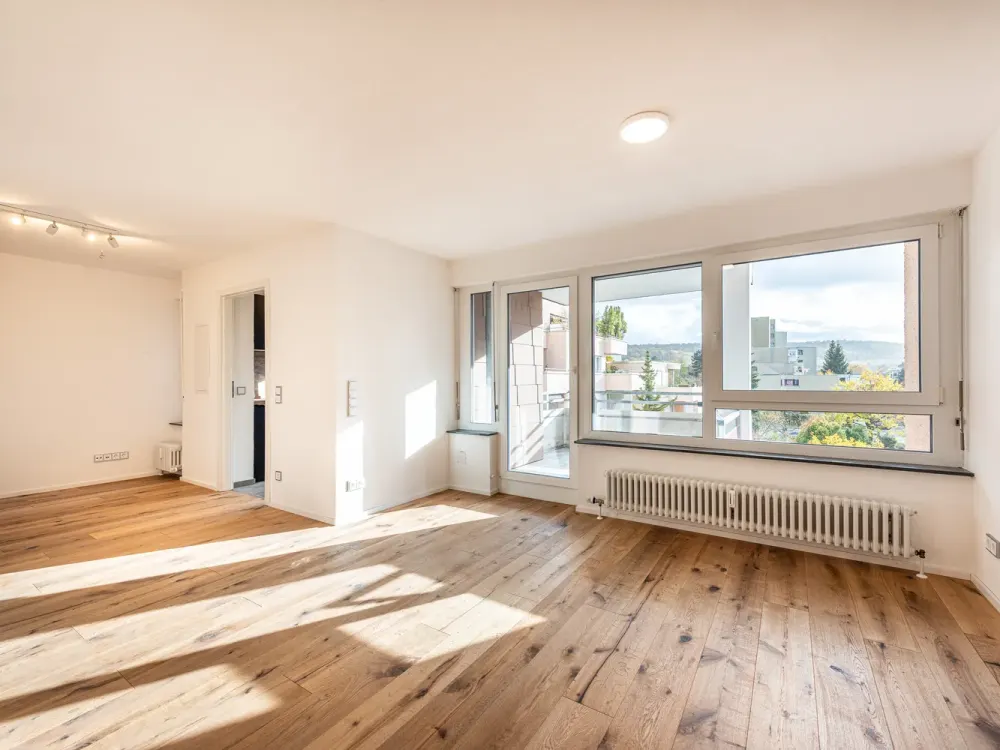 Seltene Gelegenheit - hochwertig sanierte 2,5-Zimmer-Wohnung mit Einbauküche