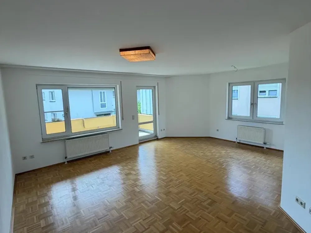 Wohnen mit Charakter, 92qm mit Echtholzboden und Balkon