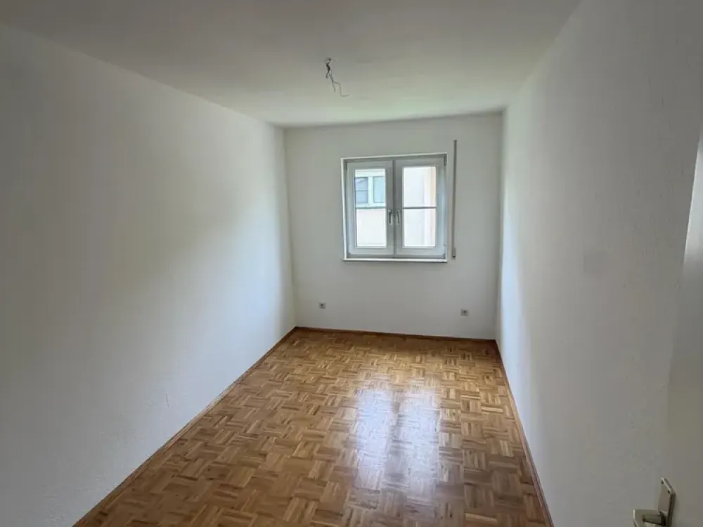 Wohnen mit Charakter, 92qm mit Echtholzboden und Balkon