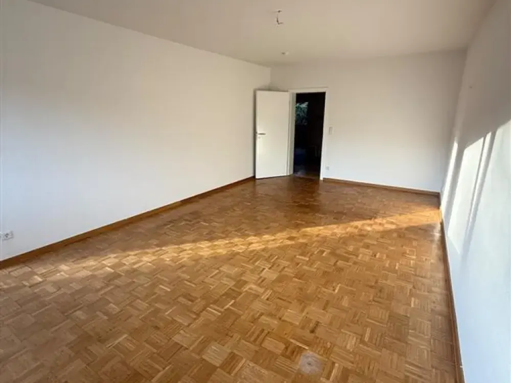 Stilvolle 3-Zimmer-Wohnung mit Balkon in Frankfurt am Main