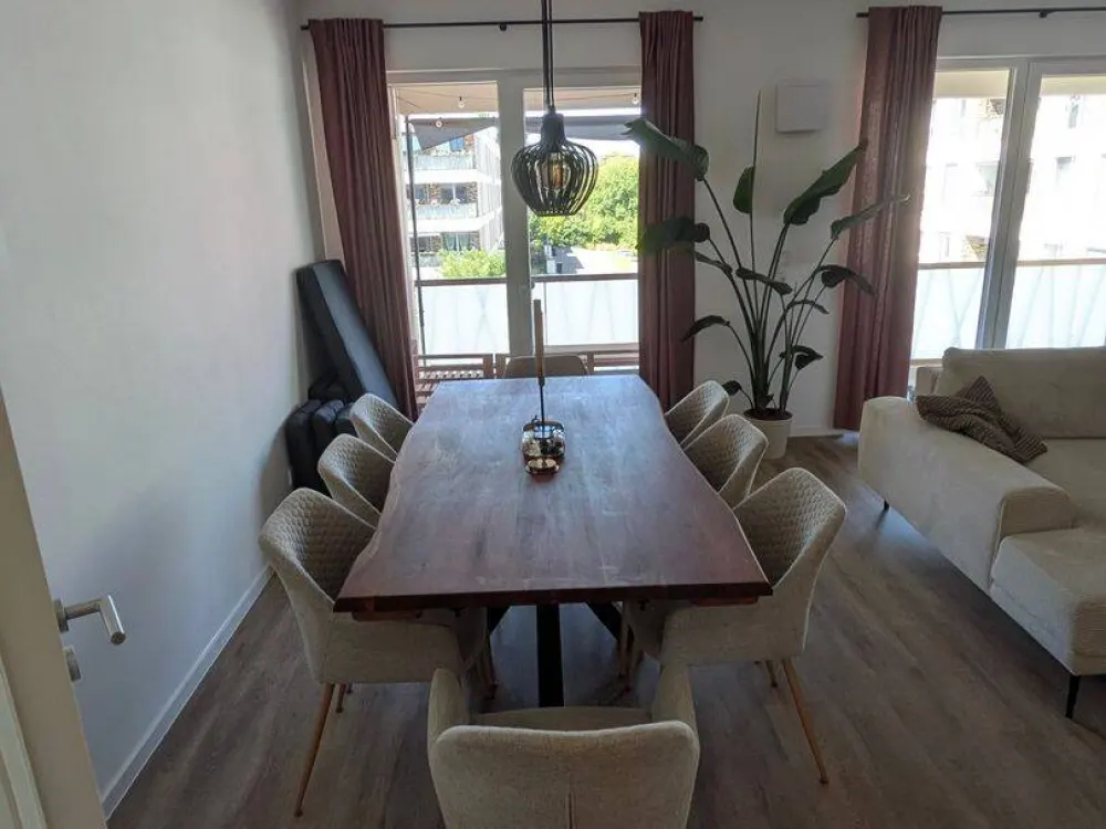 Looking for a new tenant for modern 3-room apartment with fitted kitchen + corner balcony after first occupancy