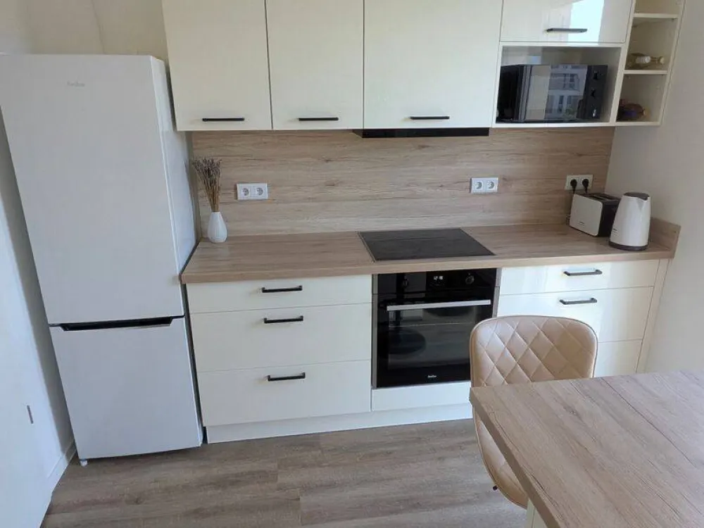 Looking for a new tenant for modern 3-room apartment with fitted kitchen + corner balcony after first occupancy