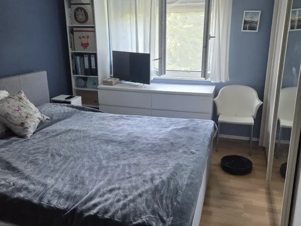 Bright 2-Room Apartment with New Fitted Kitchen and Beautiful View in S West