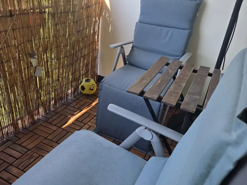 Bright 2-Room Apartment with New Fitted Kitchen and Beautiful View in S West