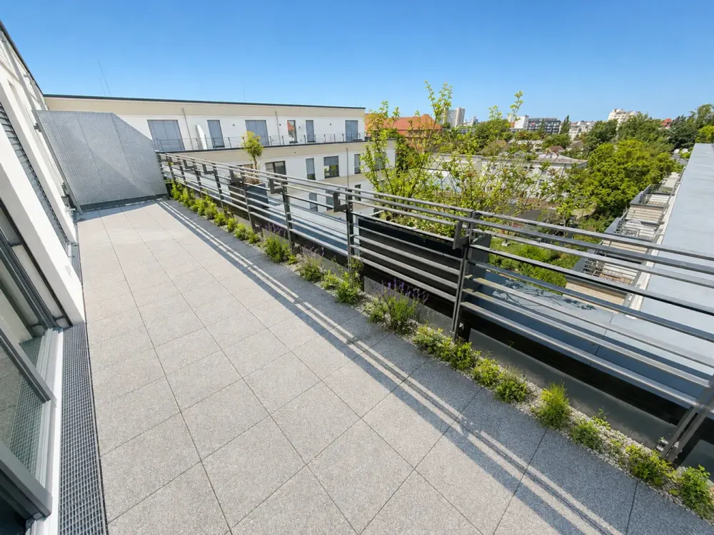 Wilmersdorf: Brandenburgische Str - LUXUS 2-Zi-DG - 80 m² + RIESEN TERRASSE + 2 Bäder - ab 01.09.26