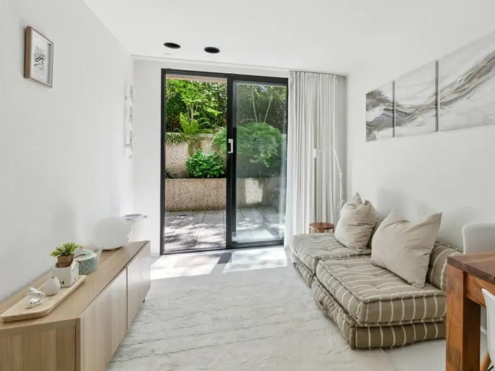 Bright, Furnished Apartment with Private Terrace in Köln-Marienburg (1500€ Warm Rent)
