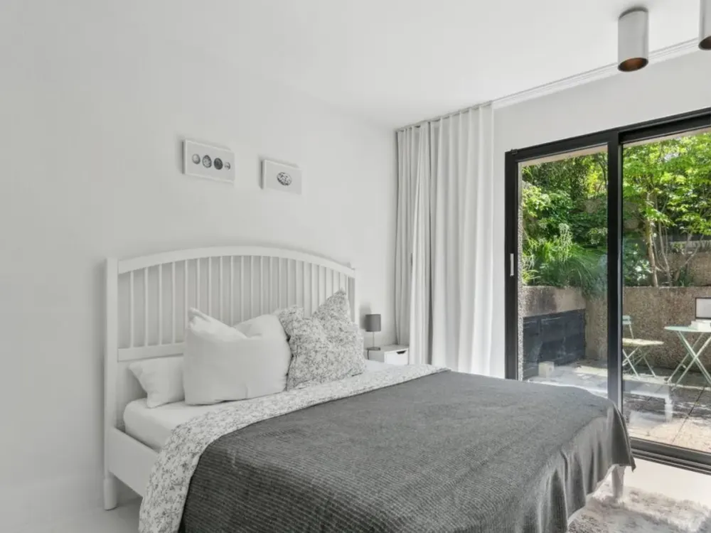 Bright, Furnished Apartment with Private Terrace in Köln-Marienburg (1500€ Warm Rent)