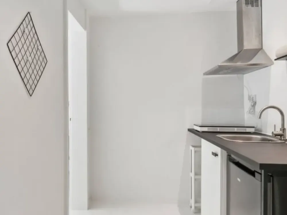 Bright, Furnished Apartment with Private Terrace in Köln-Marienburg (1500€ Warm Rent)