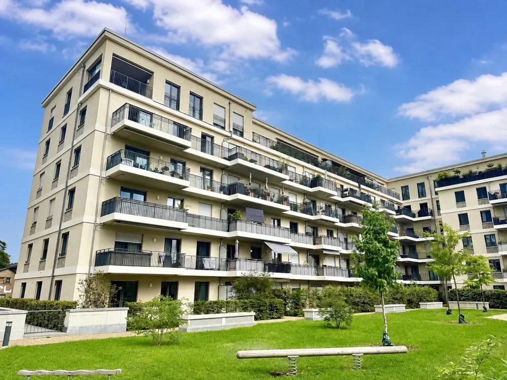 Exklusives Wohnen in der Dresdner Hafencity, 4 Zimmer mit traumhaftem Elbblick