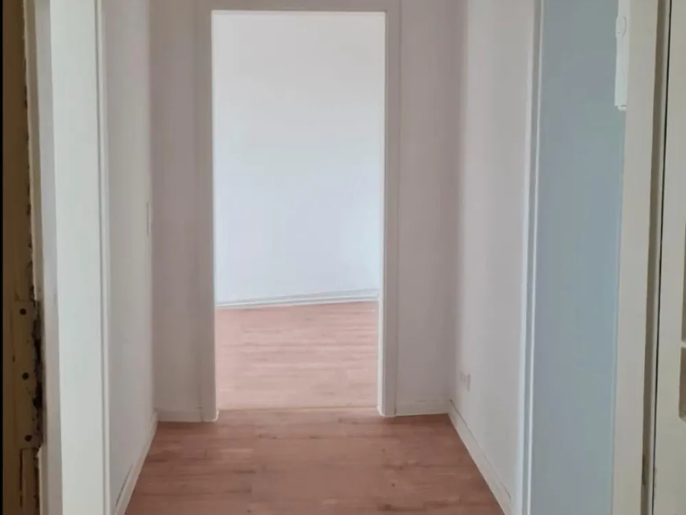 Frisch renovierte 3-Raum Wohnung mit Einbauküche in Dölzig 04435
