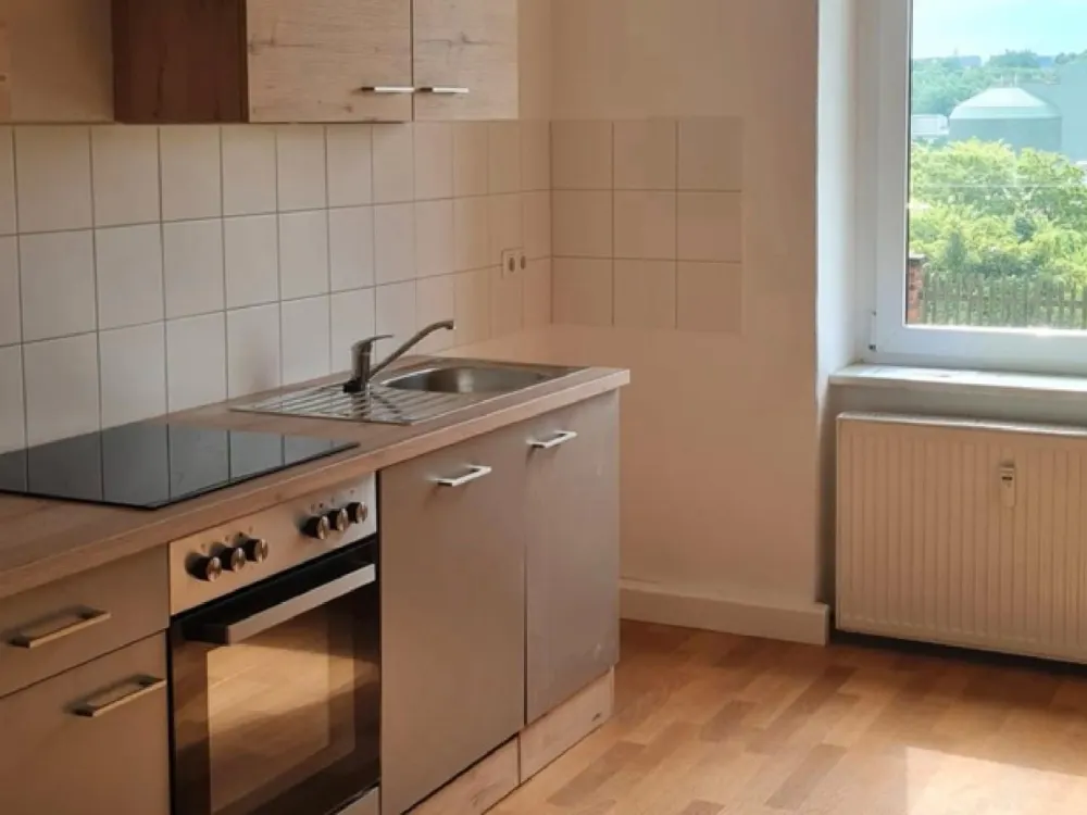 Frisch renovierte 3-Raum Wohnung mit Einbauküche in Dölzig 04435