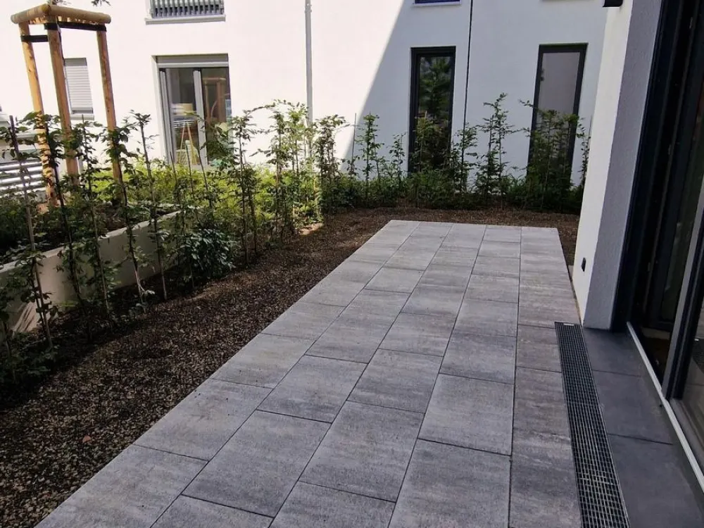 Moderne 2-Zimmer-Terrassenwohnung mit EBK/Fußbodenheizung