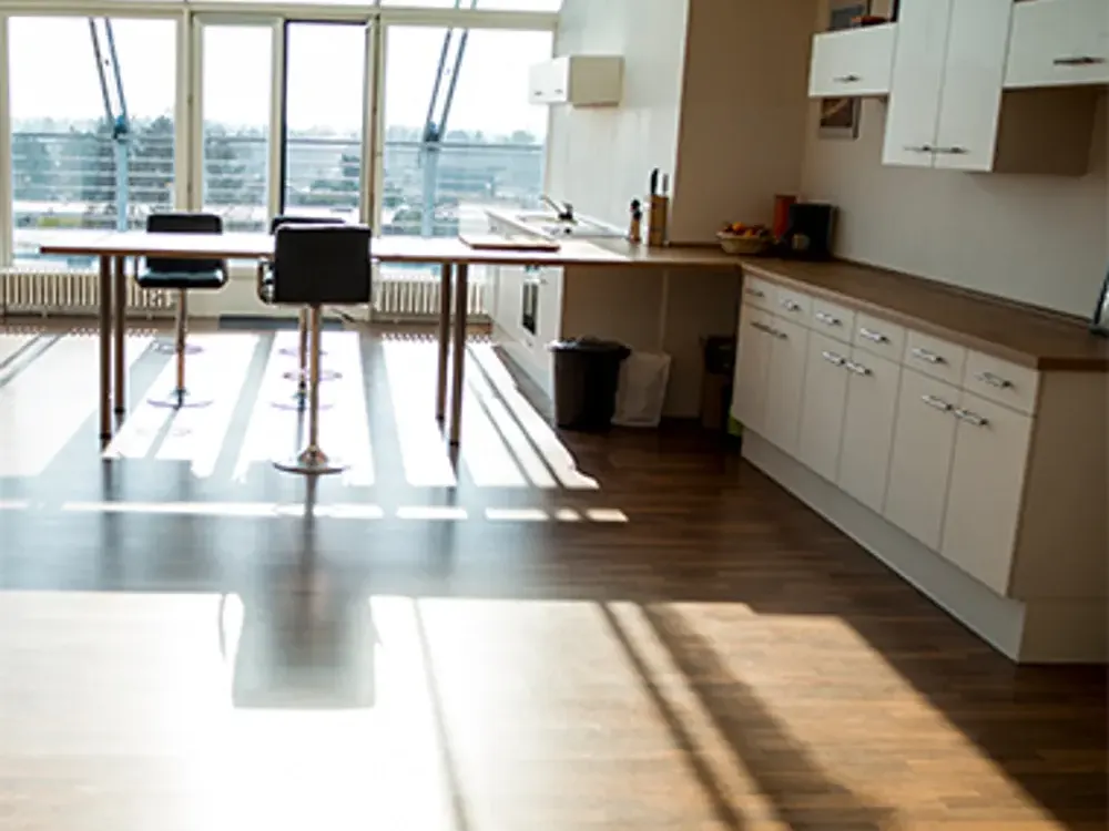 Helles 2-Zimmer -Loft/Studio mit Dachterrasse
