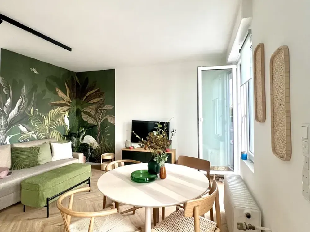 Hochwertig sanierte, voll möblierte 2-Zimmer-Wohnung, Modern und stilvoll