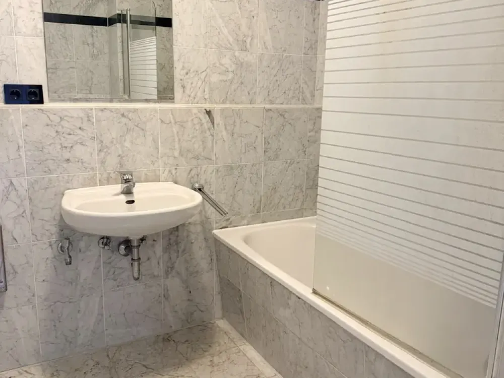 Helle und gemütliche 3-Zimmer-Wohnung mit Balkon und EBK in Hürth-Efferen