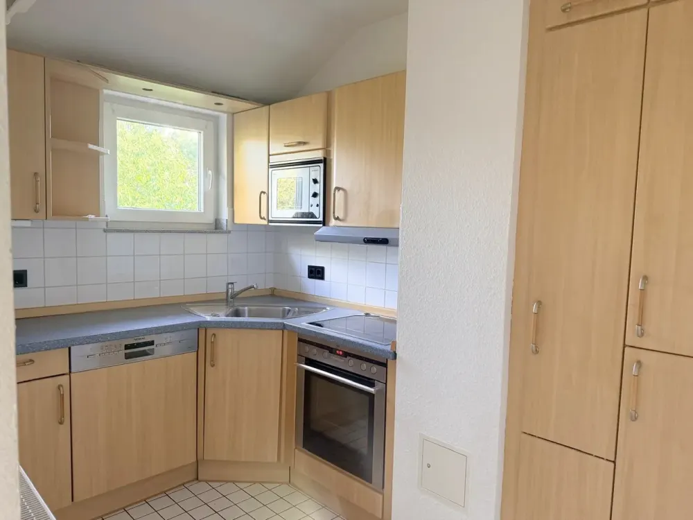 Helle und gemütliche 3-Zimmer-Wohnung mit Balkon und EBK in Hürth-Efferen