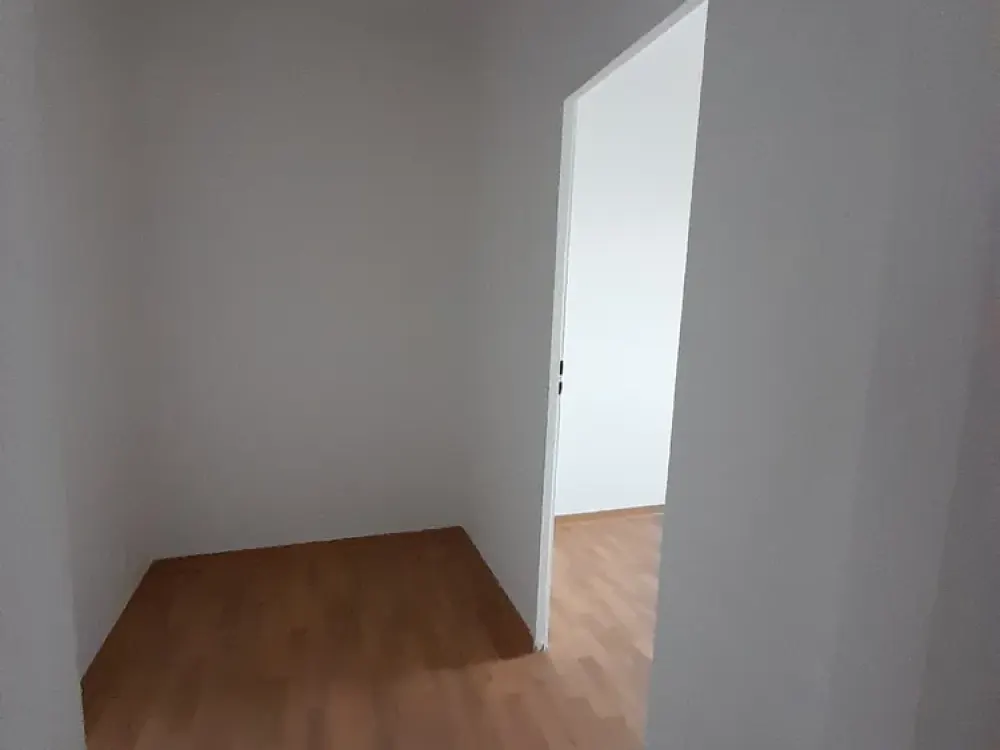 Schöne helle 3 Raum Wohnung mit Balkon in ruhiger Lage