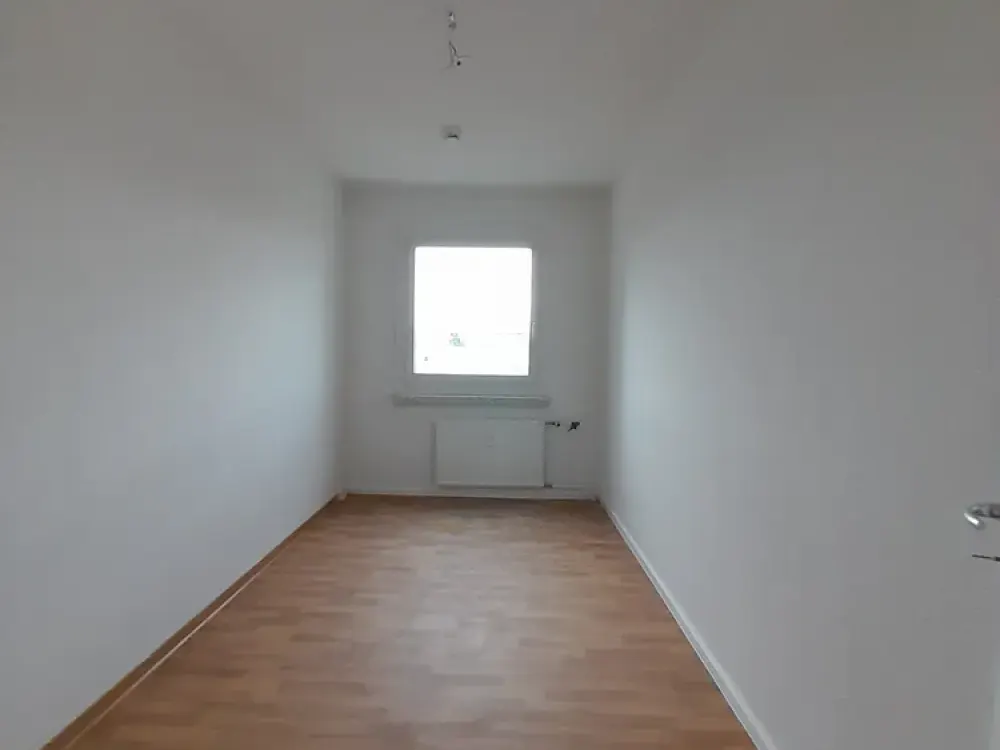 Schöne helle 3 Raum Wohnung mit Balkon in ruhiger Lage