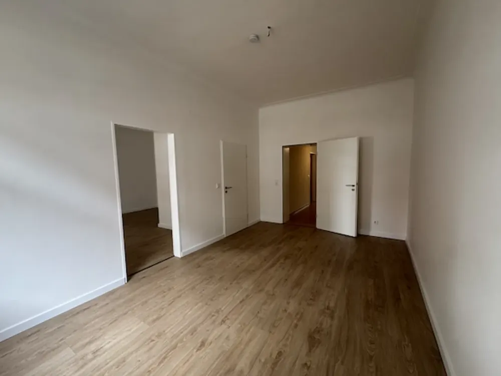 MODERNIZED 3-ROOM APARTMENT IN DÜSSELDORF BILK