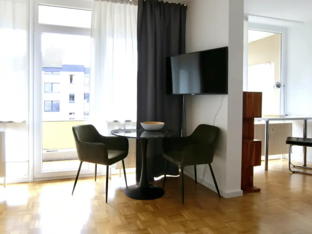 40 m² großes Studio-Apartment mit großem, sonnigem Balkon