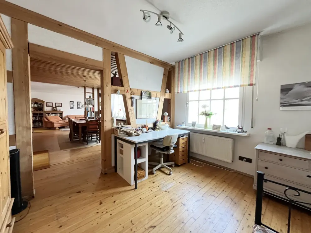 5-Zimmer-Wohnung möbliert, inkl großem Garten, auch WG