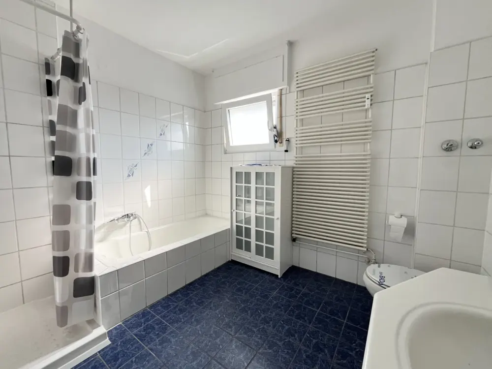 5-Zimmer-Wohnung möbliert, inkl großem Garten, auch WG