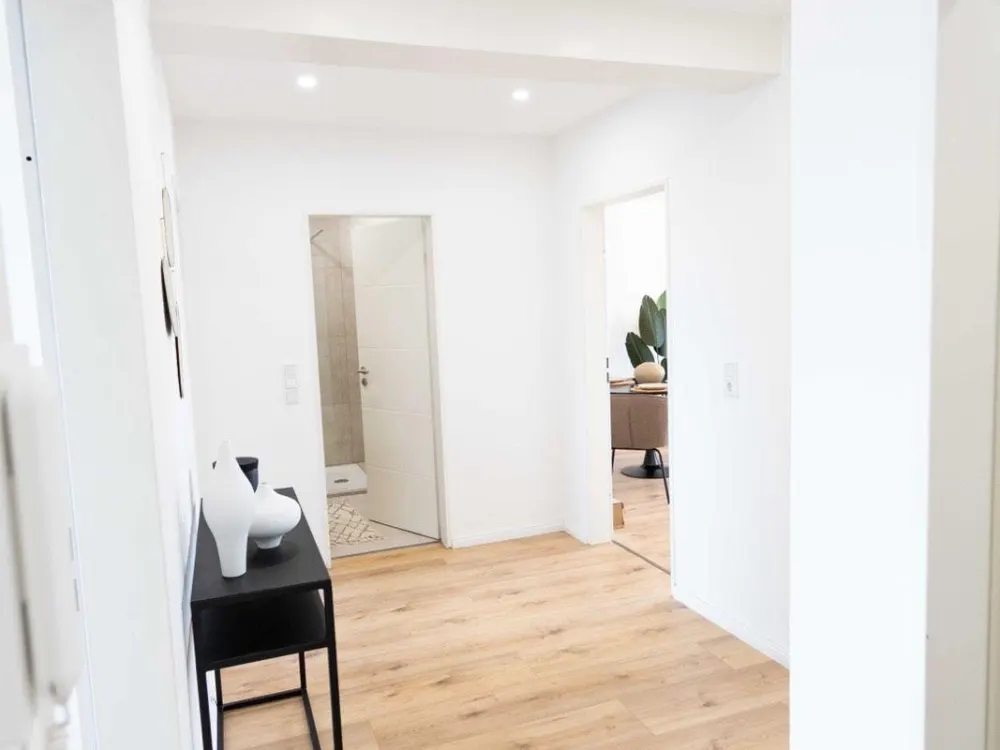 Sehr schöne 3 Zimmerwohnung mit Balkon, Einbauküche und Garage