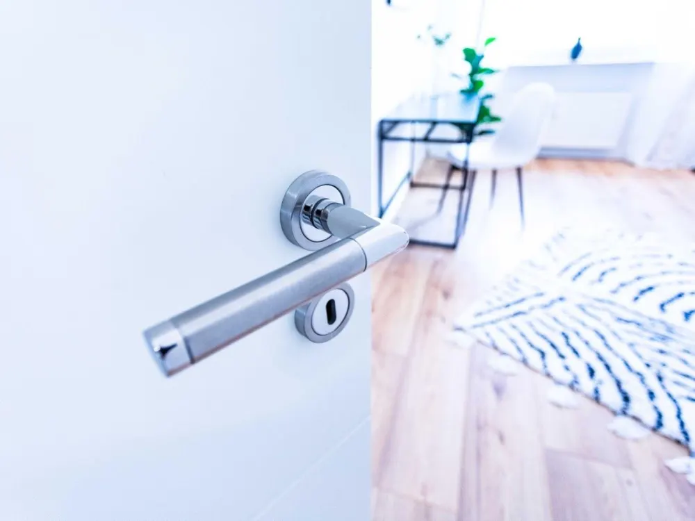 Sehr schöne 3 Zimmerwohnung mit Balkon, Einbauküche und Garage