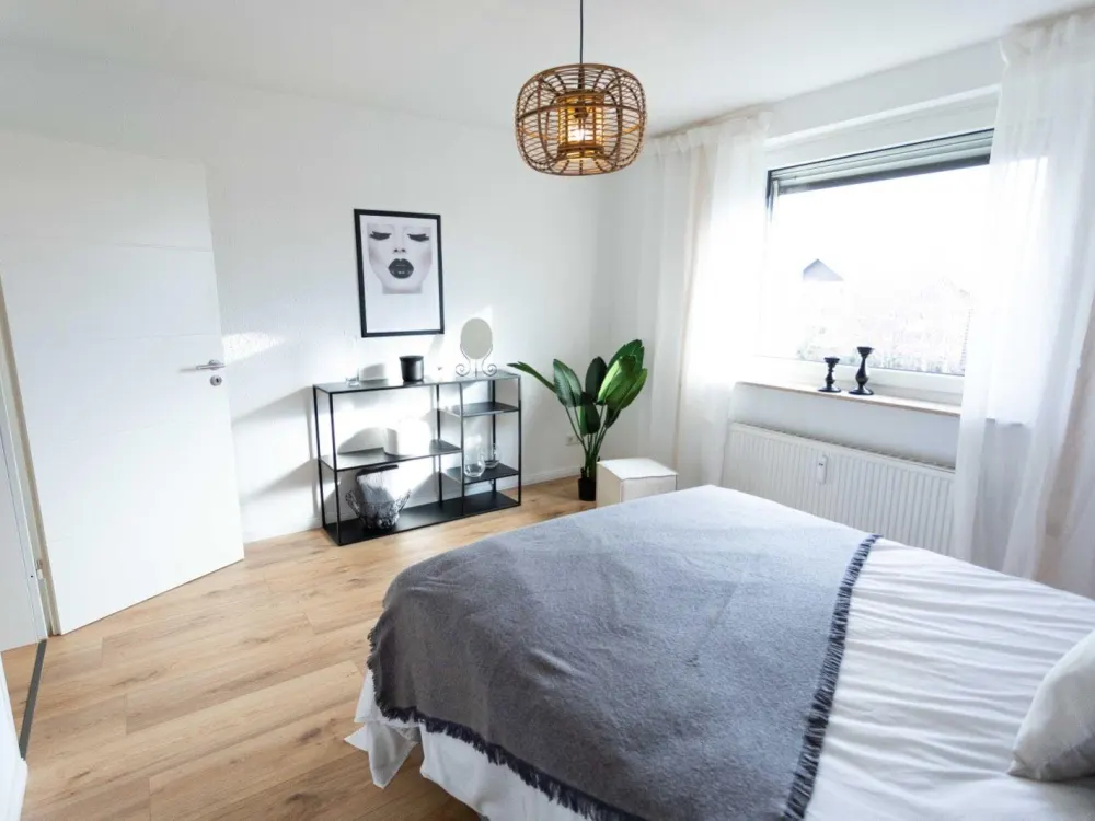 Sehr schöne 3 Zimmerwohnung mit Balkon, Einbauküche und Garage