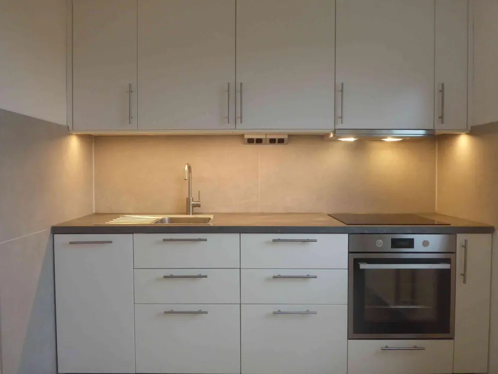 Sehr schöne 3 Zimmerwohnung mit Balkon, Einbauküche und Garage